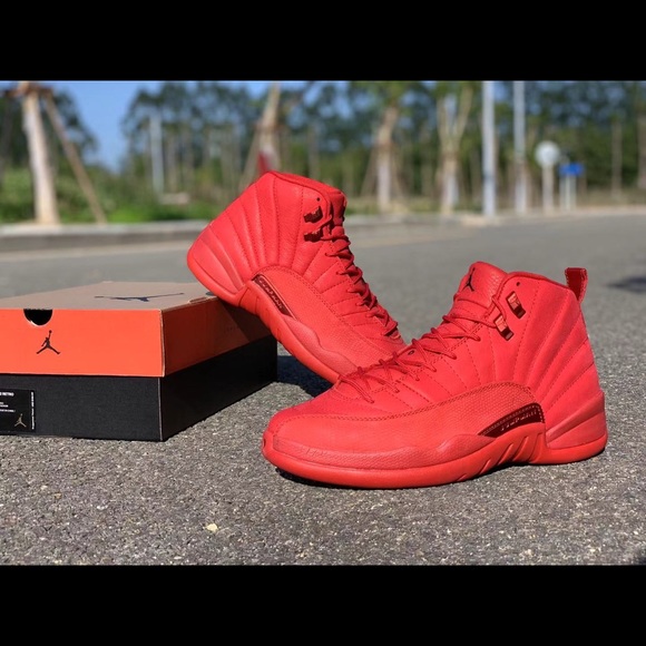 Air Jordan 12 Bulls - Picture 2 of 5